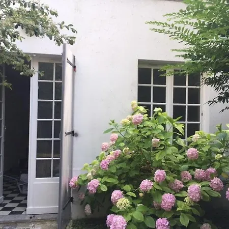 Dependance Calme Avec Jardin Au Coeur De דירה