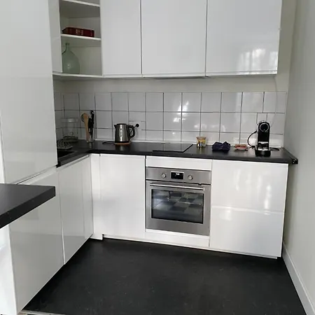 Dépendance Calme Avec Jardin Au Coeur De *