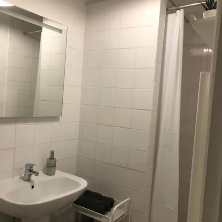 Dépendance Calme Avec Jardin Au Coeur De * Burdeos