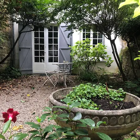 Dependance Calme Avec Jardin Au Coeur De Bordeaux